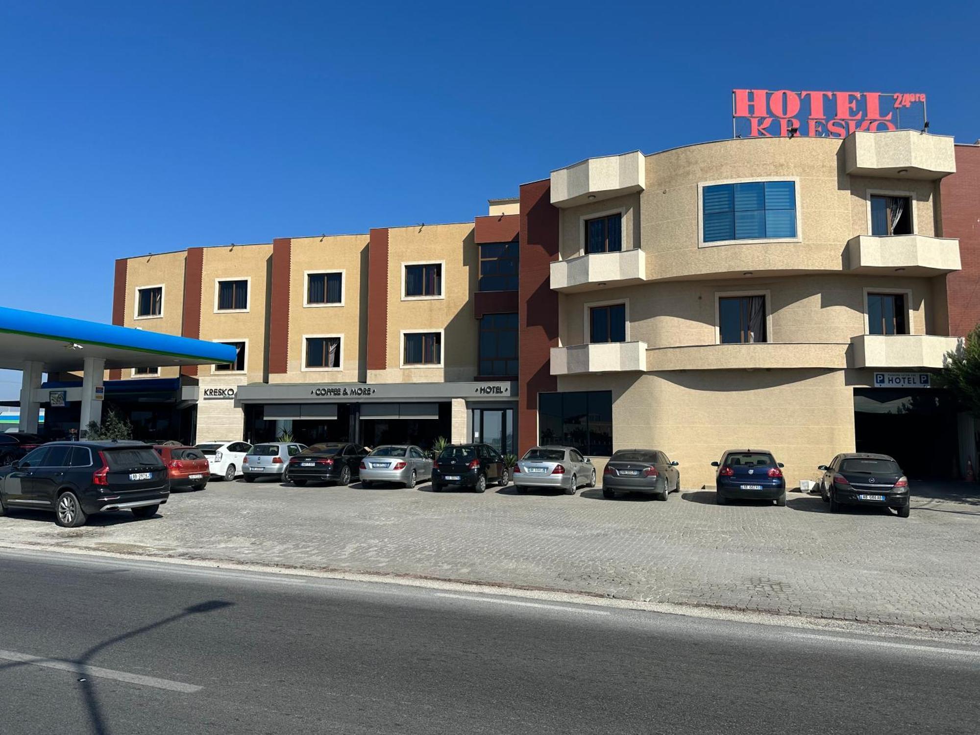 Hotel Kresko Lushnje Exterior photo