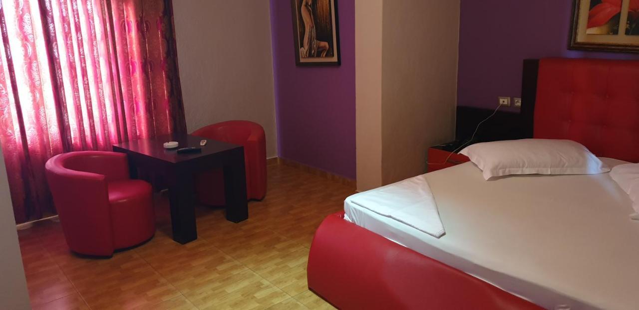 Hotel Kresko Lushnje Exterior photo